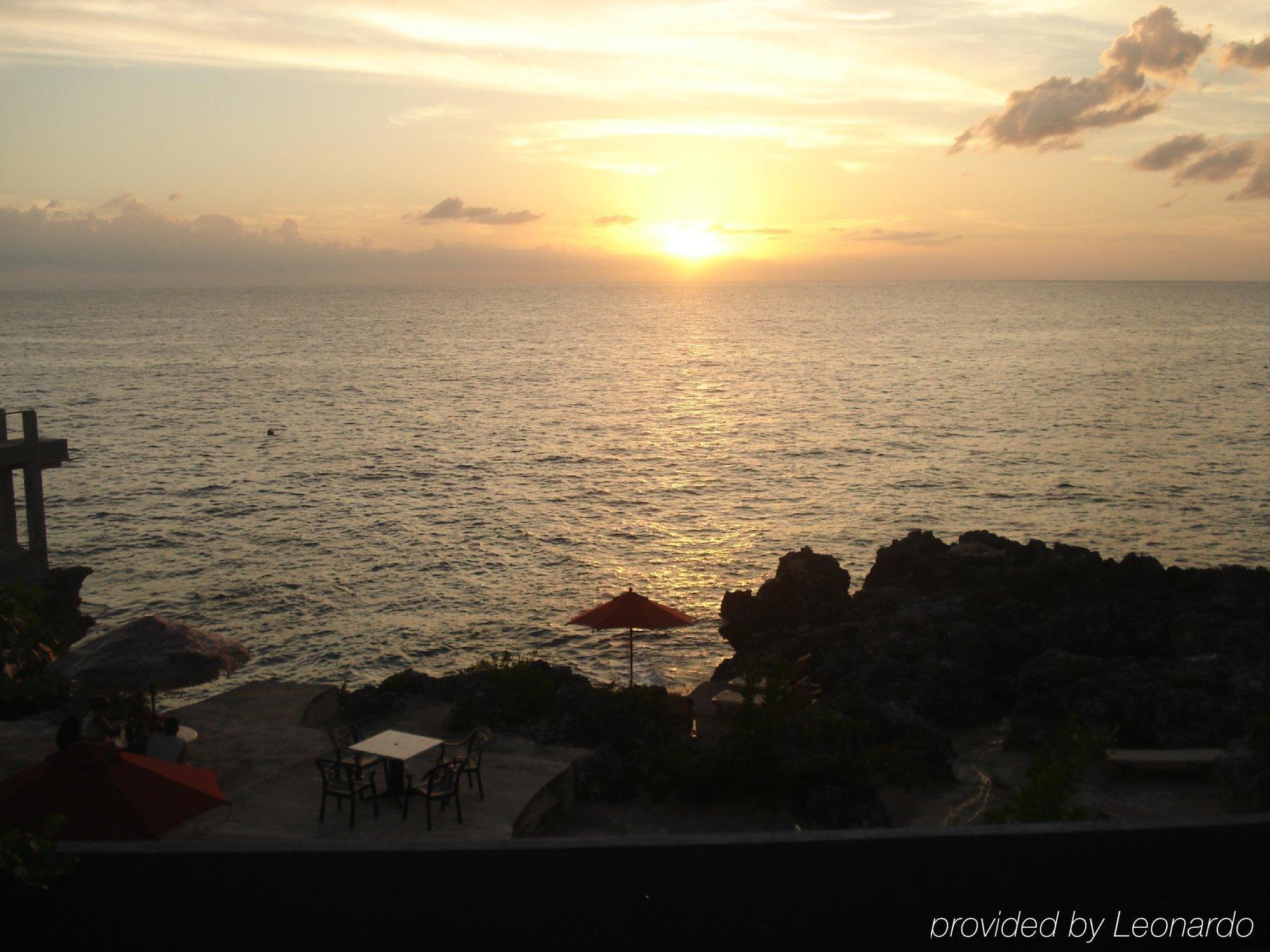 Sunset On The Cliffs Hotel Negril Exterior photo