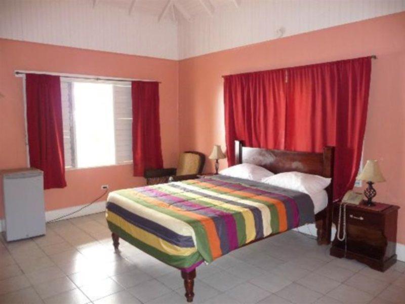Sunset On The Cliffs Hotel Negril Exterior photo